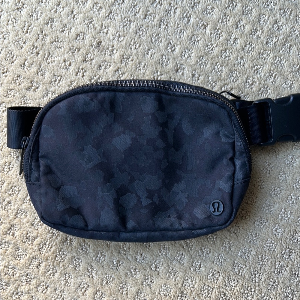 lululemon athletica Black Belt Bag